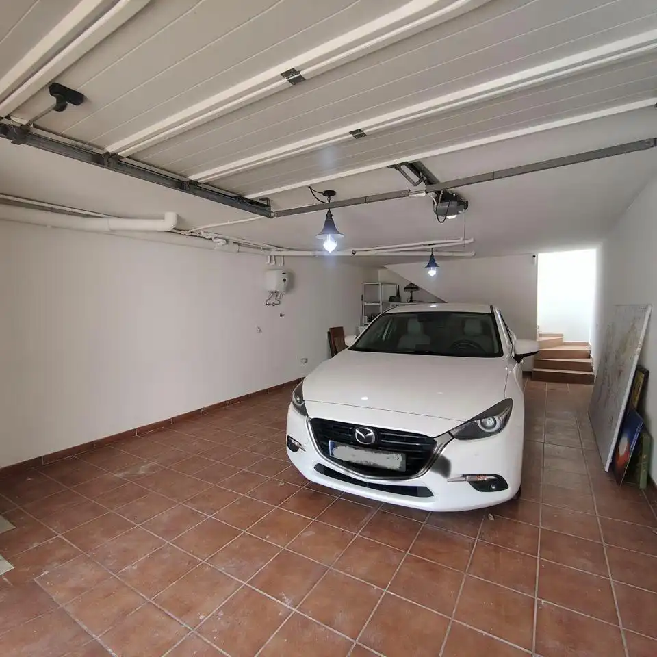 Parking de Dúplex de alquiler en Agüimes con Terraza, Trastero y Amueblado
