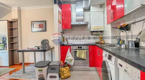 Foto 2 de Piso en venta en Avenida San Xoán, Poio, Pontevedra