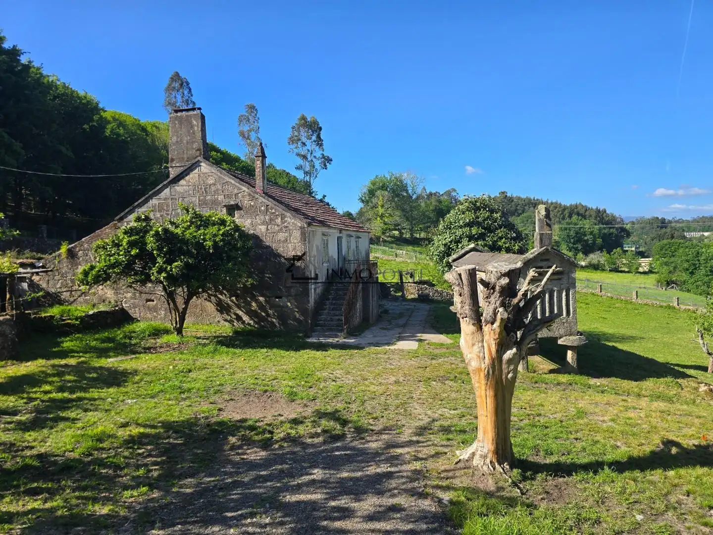 Vista exterior de Casa o xalet en venda en Pontevedra Capital  amb Jardí privat