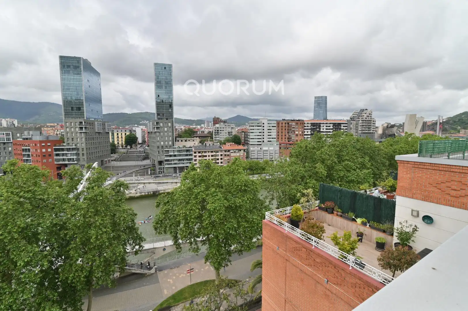 Dormitori de Pis en venda en Bilbao  amb Calefacció i Traster