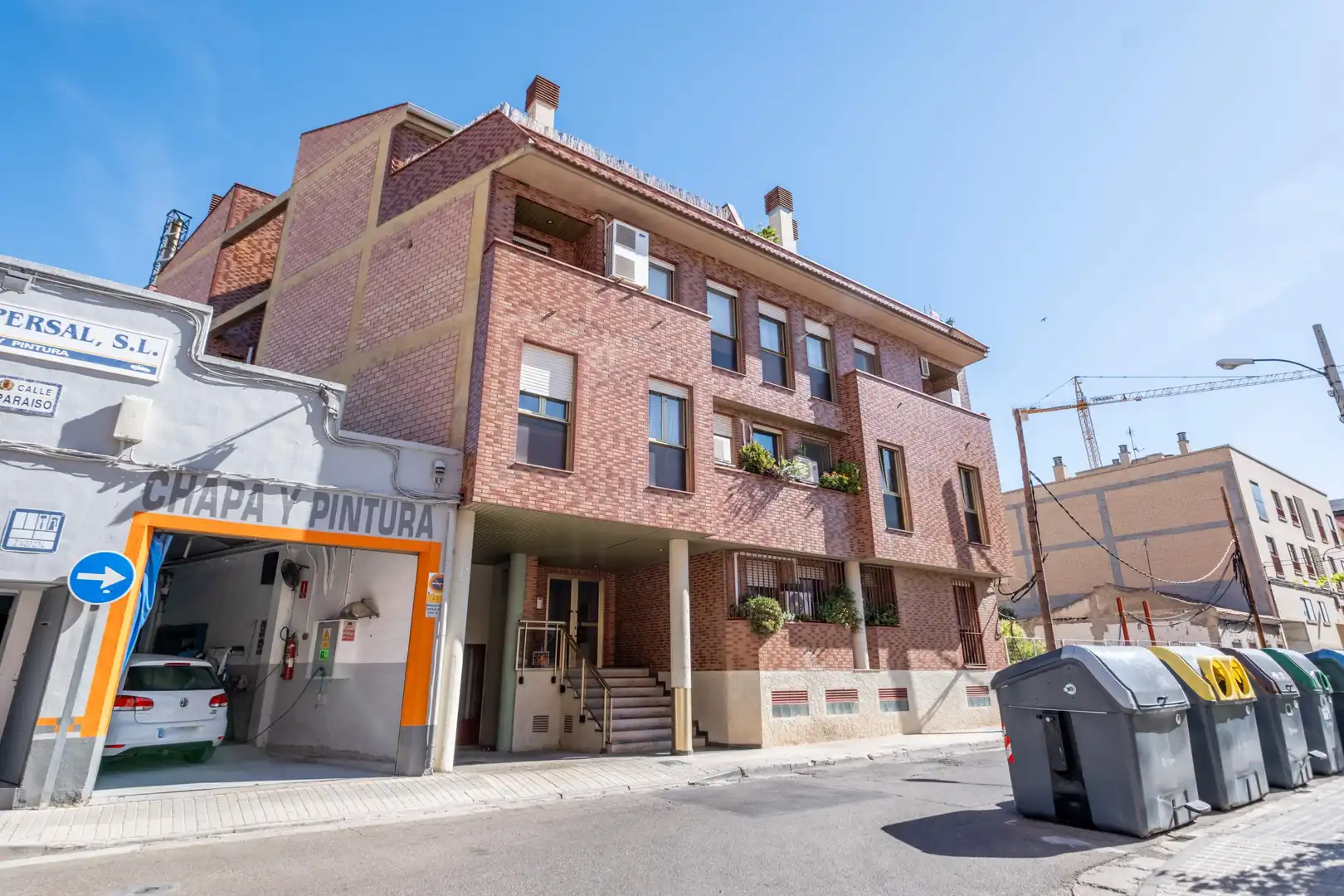 Außenansicht von Erdgeschoss zum Verkauf in Zaragoza mit Klimaanlage, Heizung und Terrasse