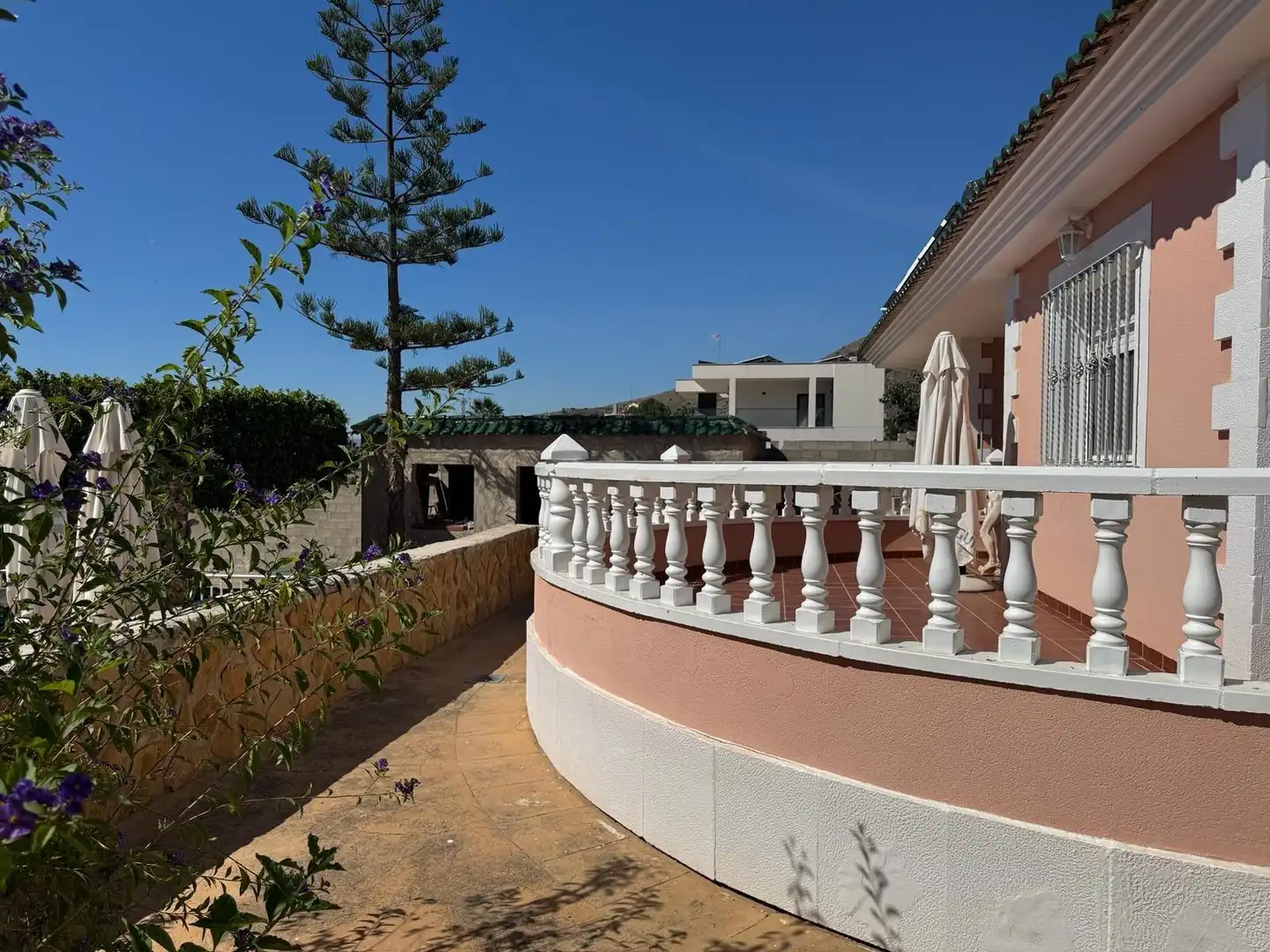 Terrassa de Casa o xalet en venda en Orihuela amb Aire condicionat, Jardí privat i Traster