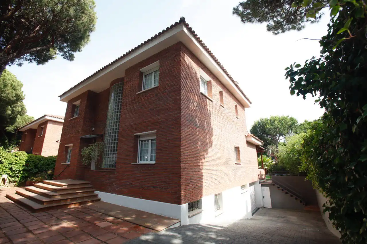 Vista exterior de Casa o chalet en venta en Gavà con Aire acondicionado, Calefacción y Jardín privado