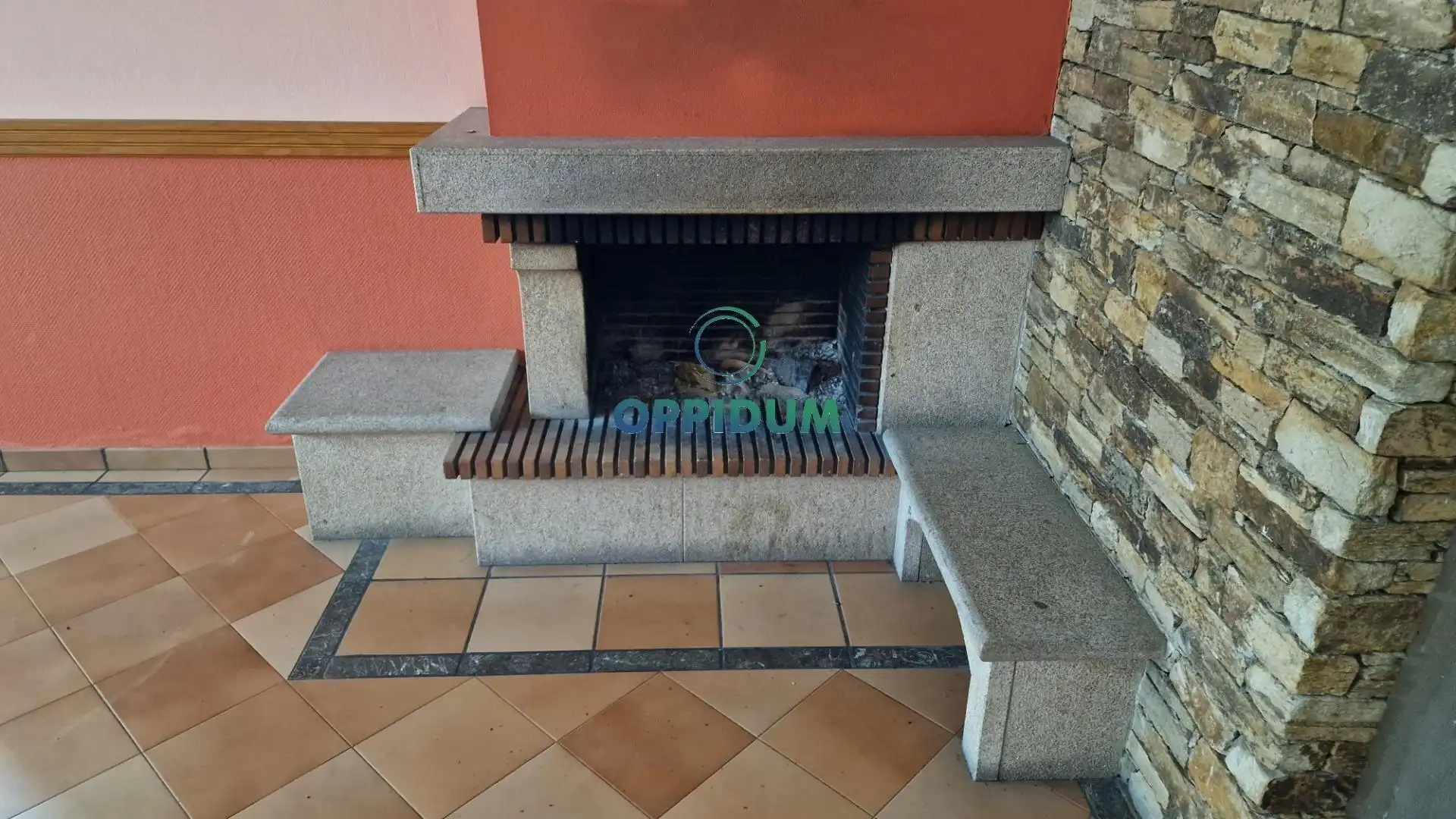 Terrassa de Casa adosada en venda en A Coruña Capital  amb Calefacció, Jardí privat i Terrassa