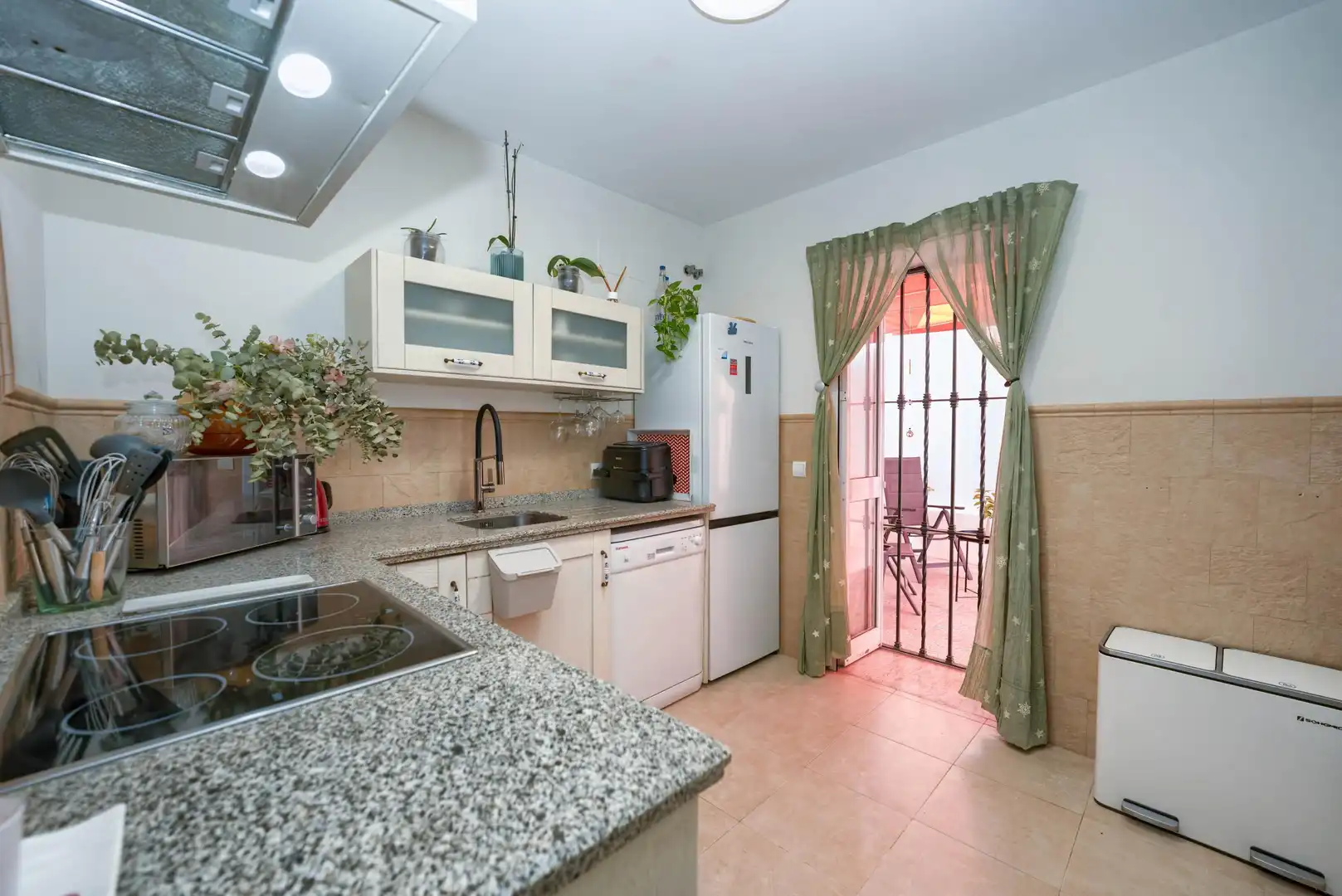 Kitchen of Detached homes for sale in Dos Hermanas  with Private garden and Community pool