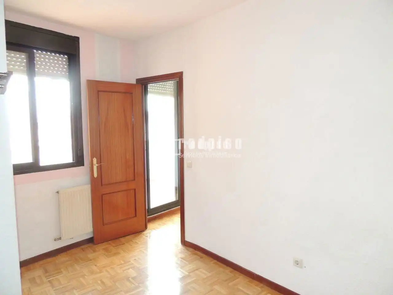 Dormitori de Àtic de lloguer en Madrid amb Aire condicionat, Calefacció i Parquet
