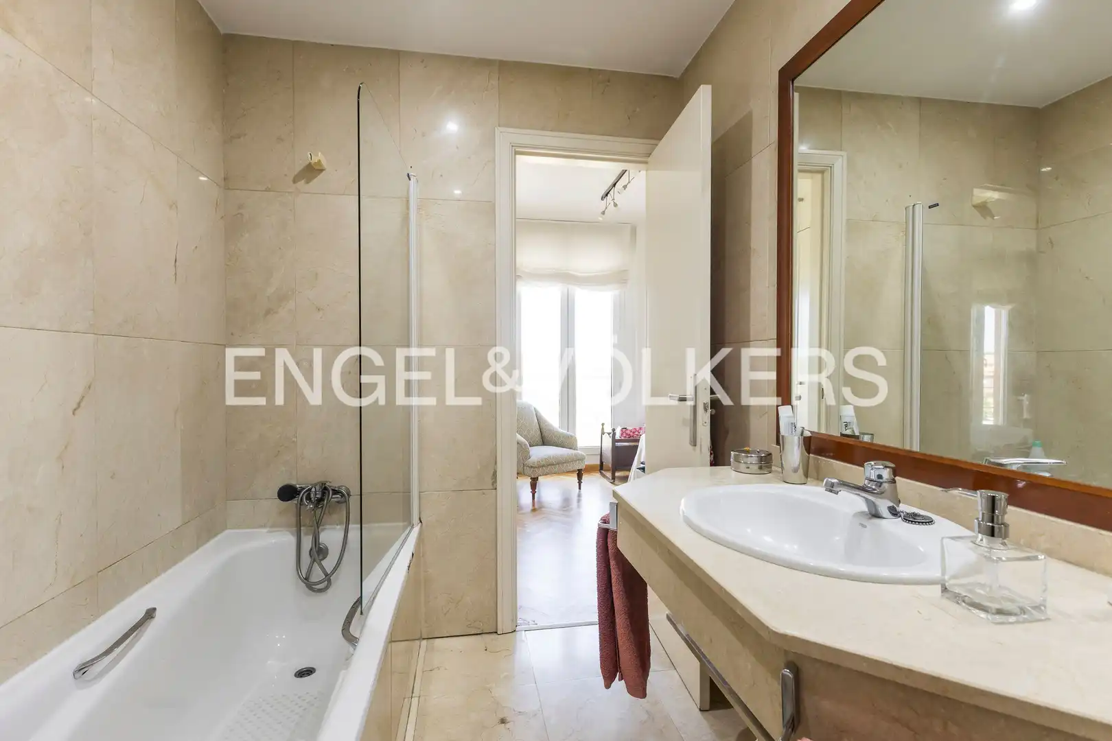 Bathroom of Detached homes for sale in Madrid  with Air Conditioner, Heating and Private garden