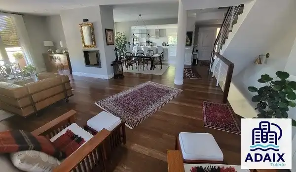Haus oder Chalet zum Verkauf in Layos mit Klimaanlage, Heizung und Parkett