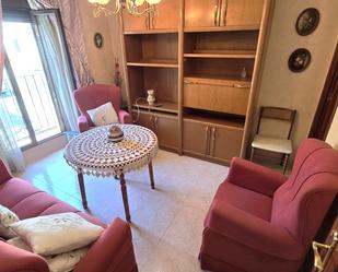 Sala d'estar de Apartament de lloguer en Cáceres Capital amb Aire condicionat i Moblat