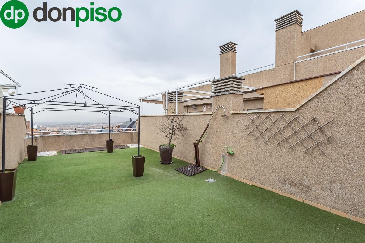 Terrasse von Dachboden zum Verkauf in  Granada Capital mit Klimaanlage, Terrasse und Abstellraum