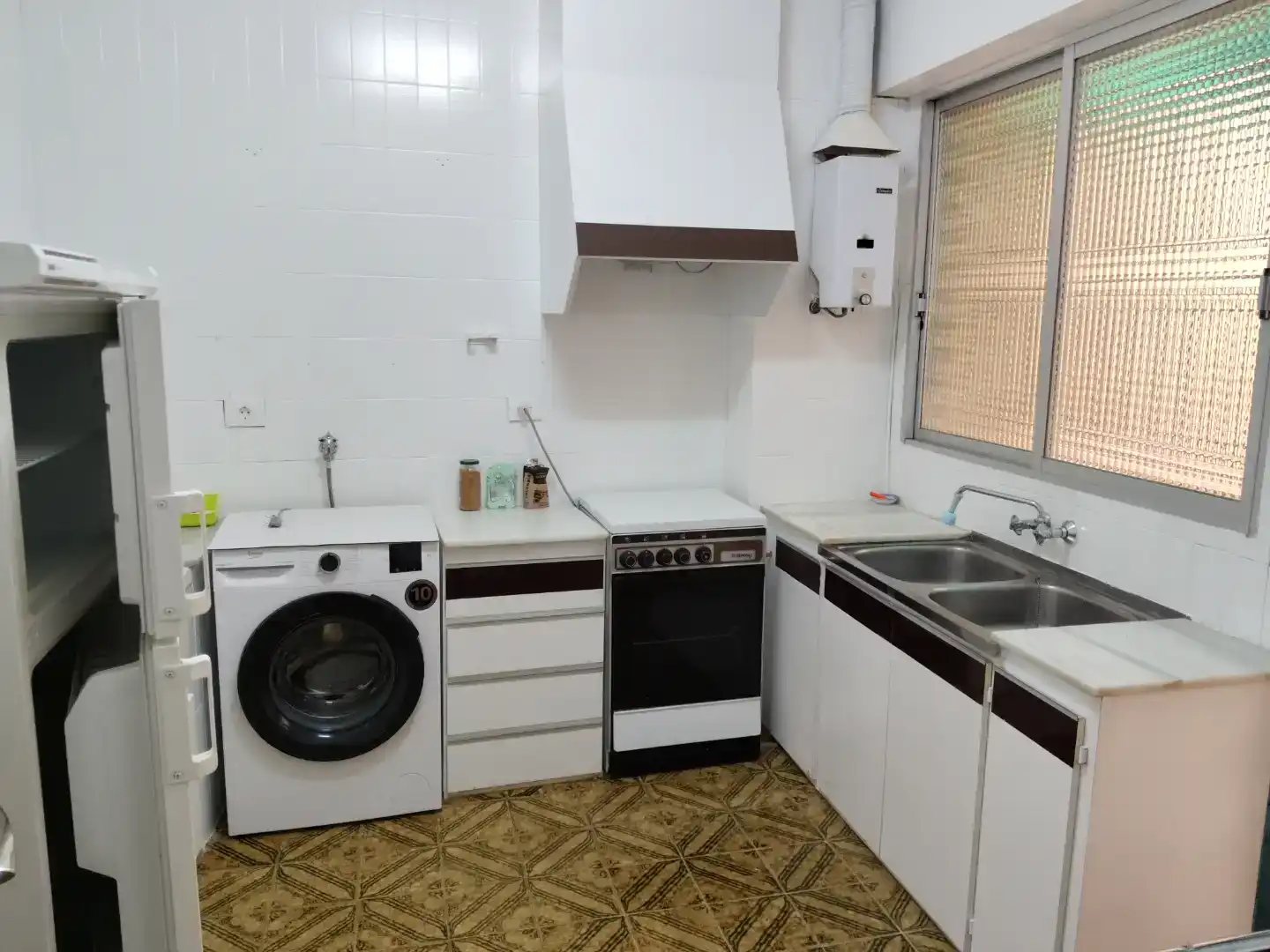 Küche von Wohnung zur Miete in Utiel mit Möbliert, Ofen und Waschmaschine