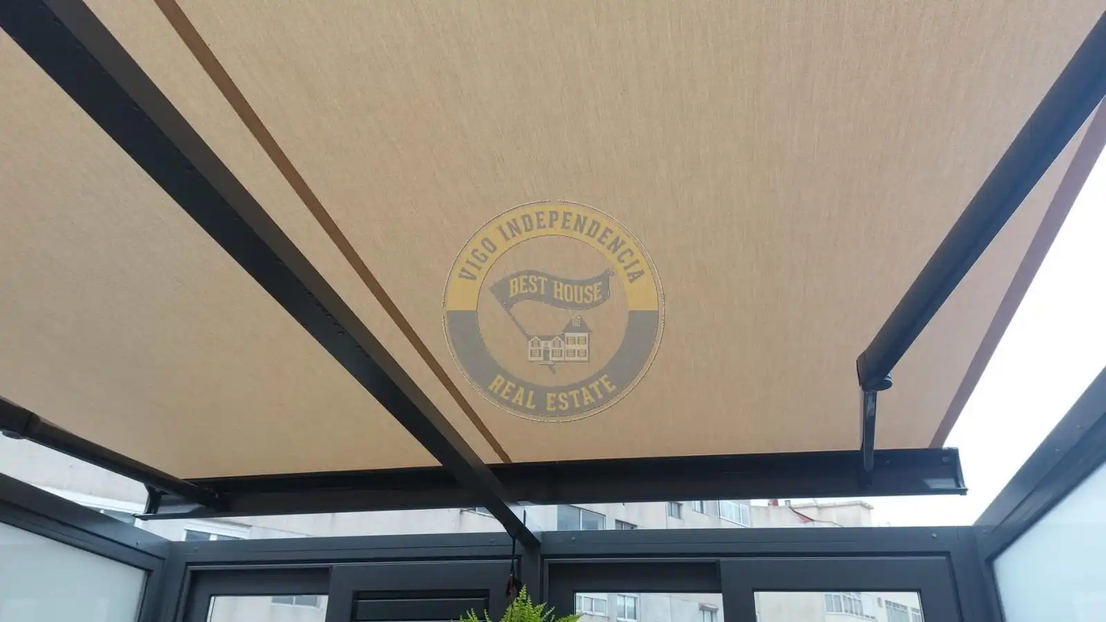 Terraza de Ático en venta en Vigo  con Calefacción, Parquet y Terraza
