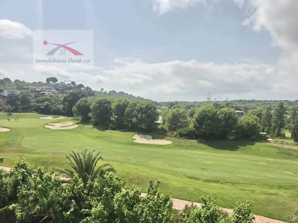 Vista exterior de Àtic en venda en Salou amb Aire condicionat, Jardí privat i Terrassa