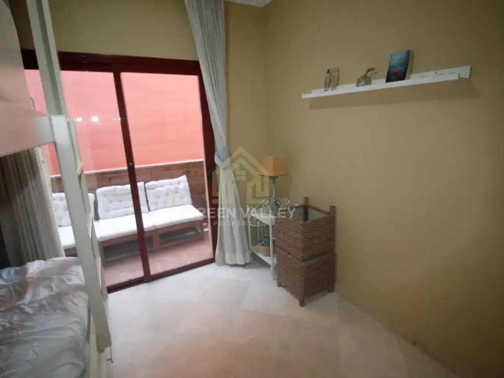 Schlafzimmer von Wohnung zum Verkauf in Marbella mit Klimaanlage, Privatgarten und Terrasse