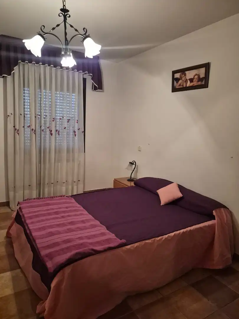 Habitación de Casa o chalet en venta en Albares con Calefacción, Jardín privado y Piscina