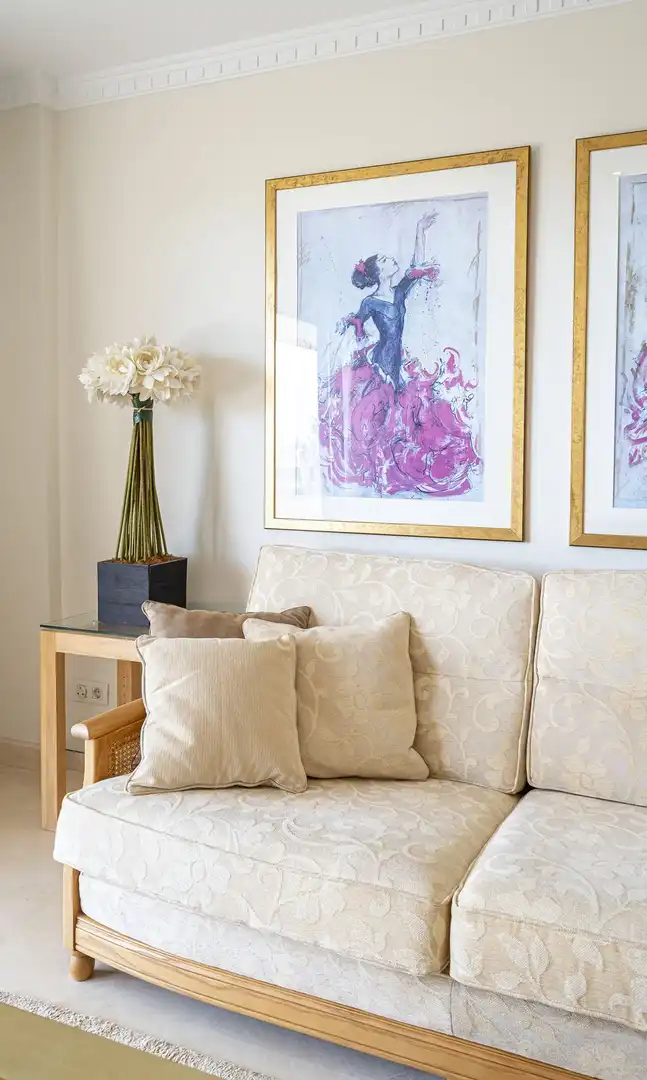 Sala de estar de Apartamento en venta en Estepona con Terraza, Trastero y Amueblado