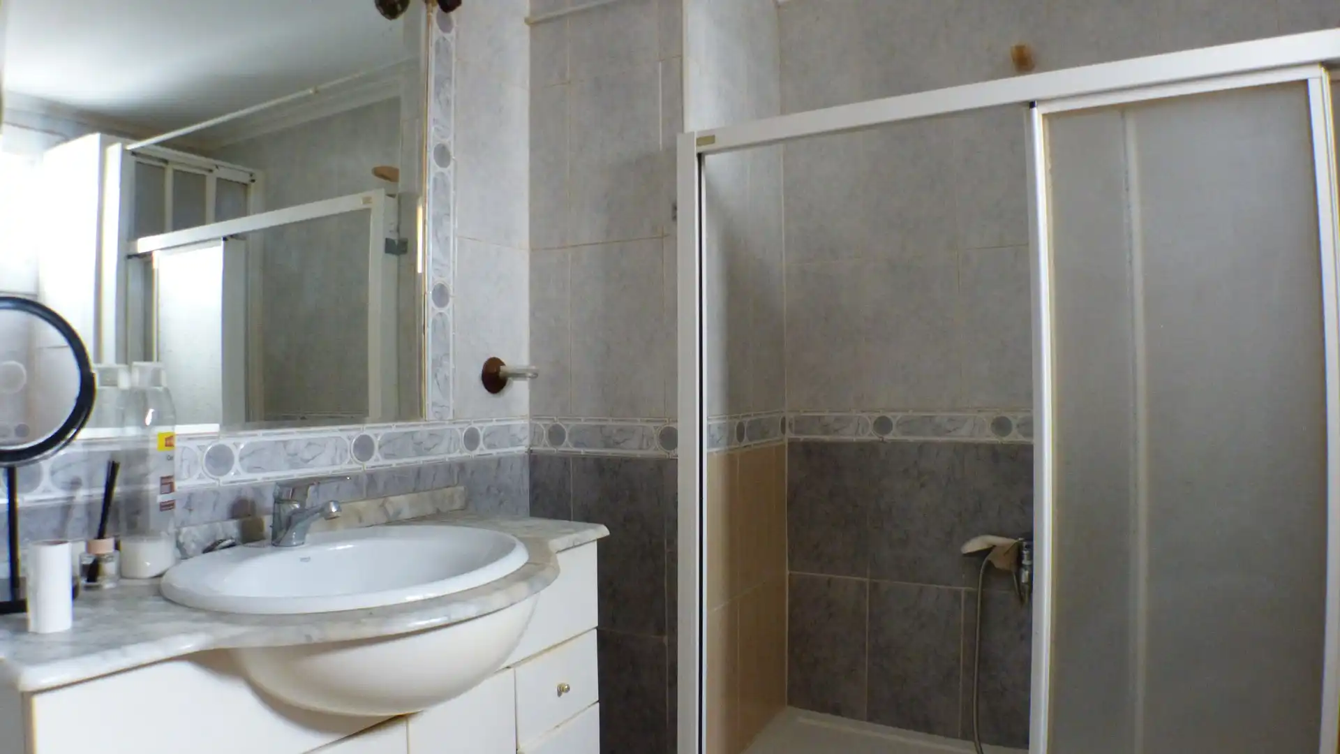 Bany de Apartament en venda en Alicante / Alacant amb Terrassa, Traster i Moblat