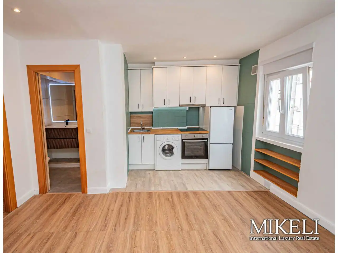 Kitchen of Flat for sale in Santander  with Alarm