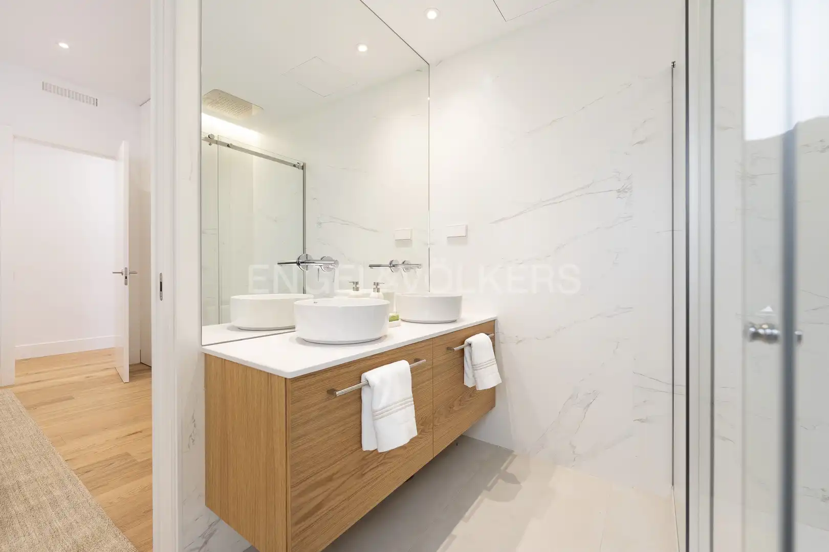 Badezimmer von Wohnung zur Miete in Madrid mit Klimaanlage, Heizung und Möbliert
