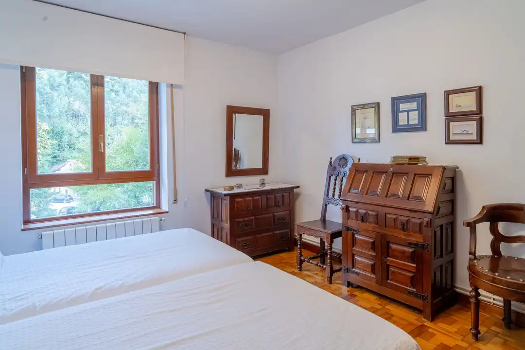 Habitación de Piso en venta en Cabezón de la Sal con Calefacción y Balcón