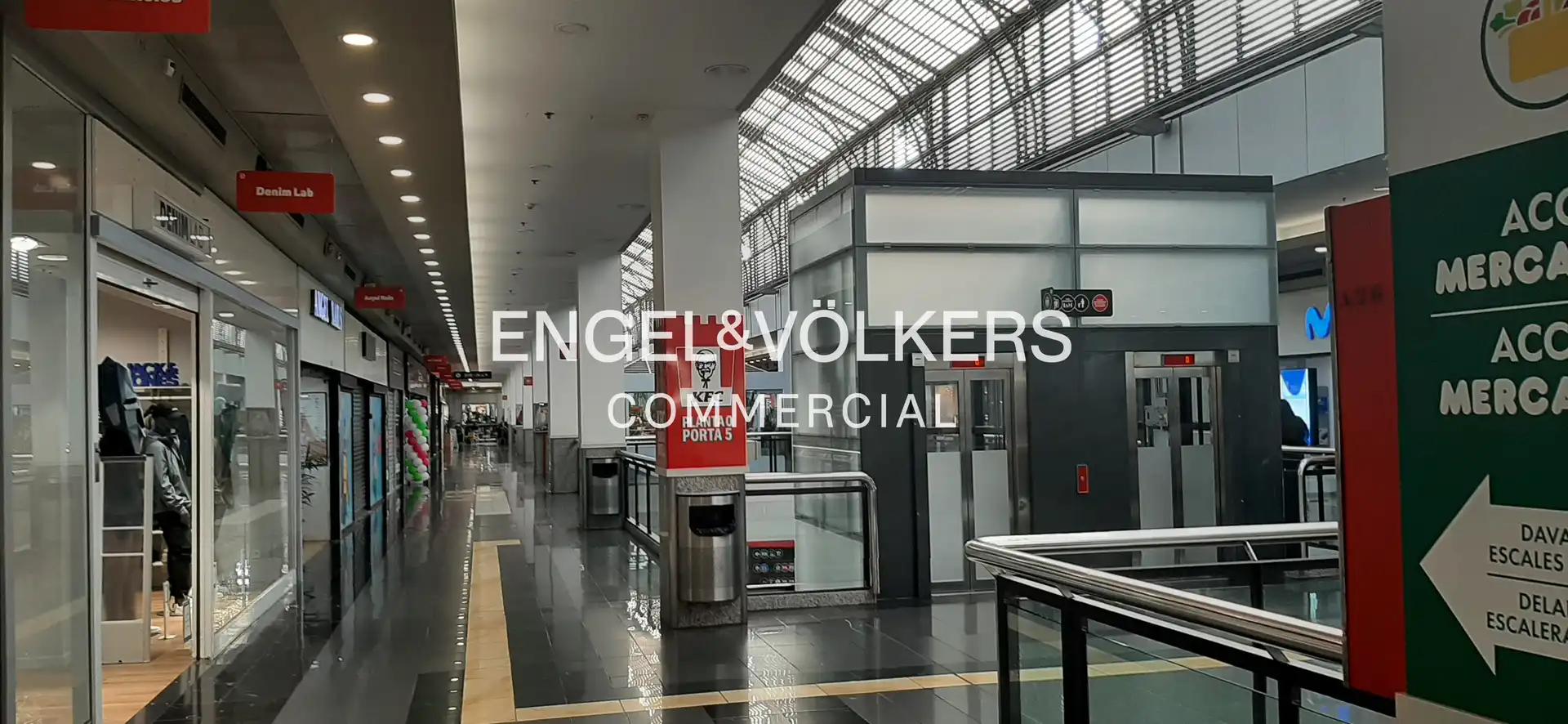 Local comercial de lloguer a Centre - Eixample – Can Llobet, imagen 4