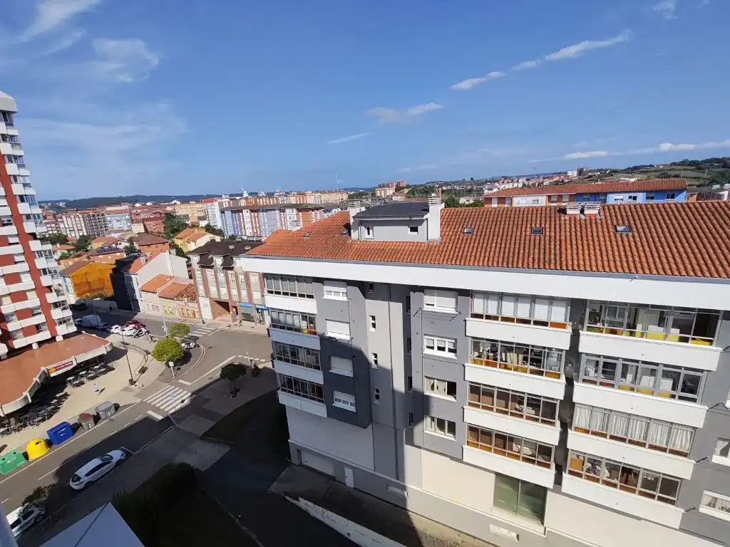 Vista exterior de Pis en venda en Avilés