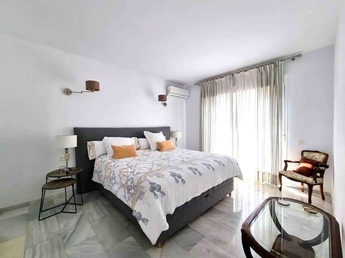 Dormitori de Casa o xalet en venda en Mijas amb Aire condicionat, Calefacció i Jardí privat