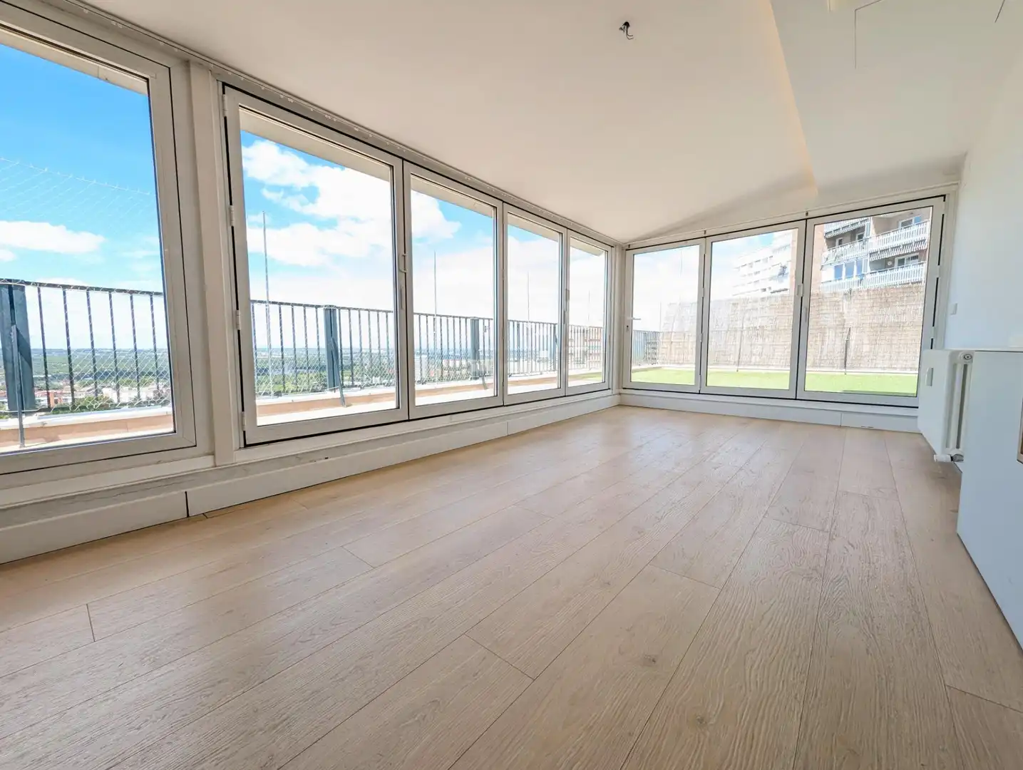 Sala d'estar de Àtic en venda en Madrid amb Aire condicionat, Calefacció i Terrassa