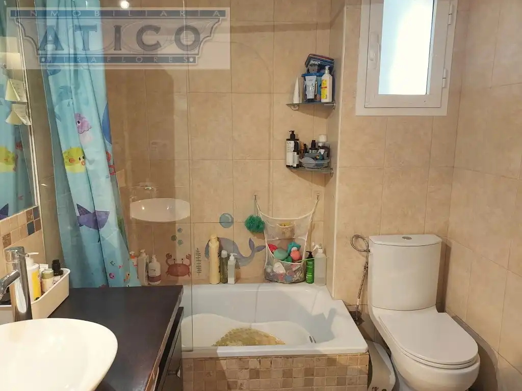 Baño de Piso en venta en Sevilla con Aire acondicionado, Jardín privado y Piscina