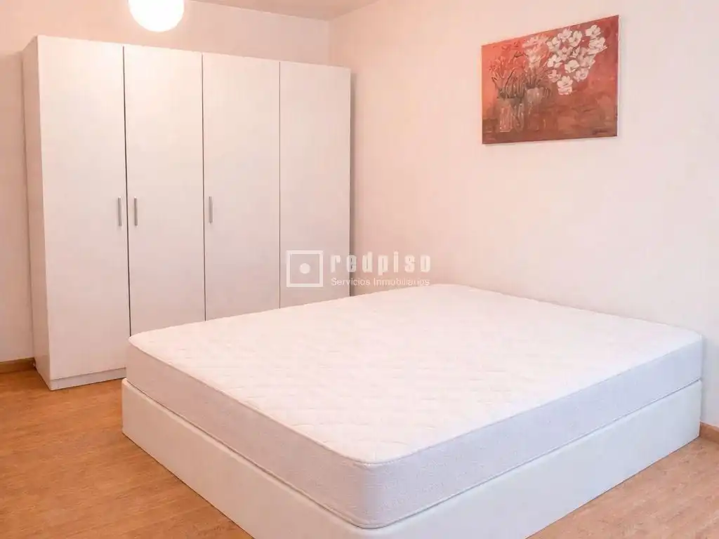 Schlafzimmer von Gebäude zum Verkauf in Madrid