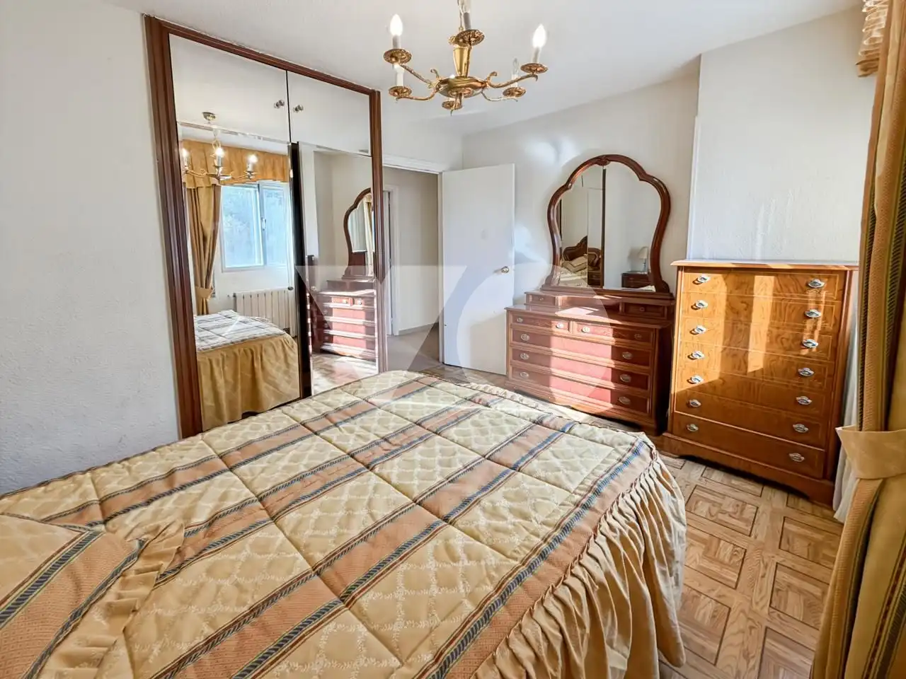 Habitación de Piso en venta en Madrid con Calefacción y Terraza