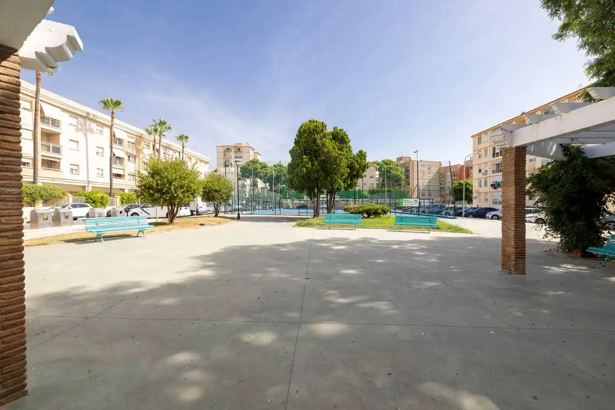 Vista exterior de Planta baja en venta en Torremolinos con Aire acondicionado, Calefacción y Jardín privado