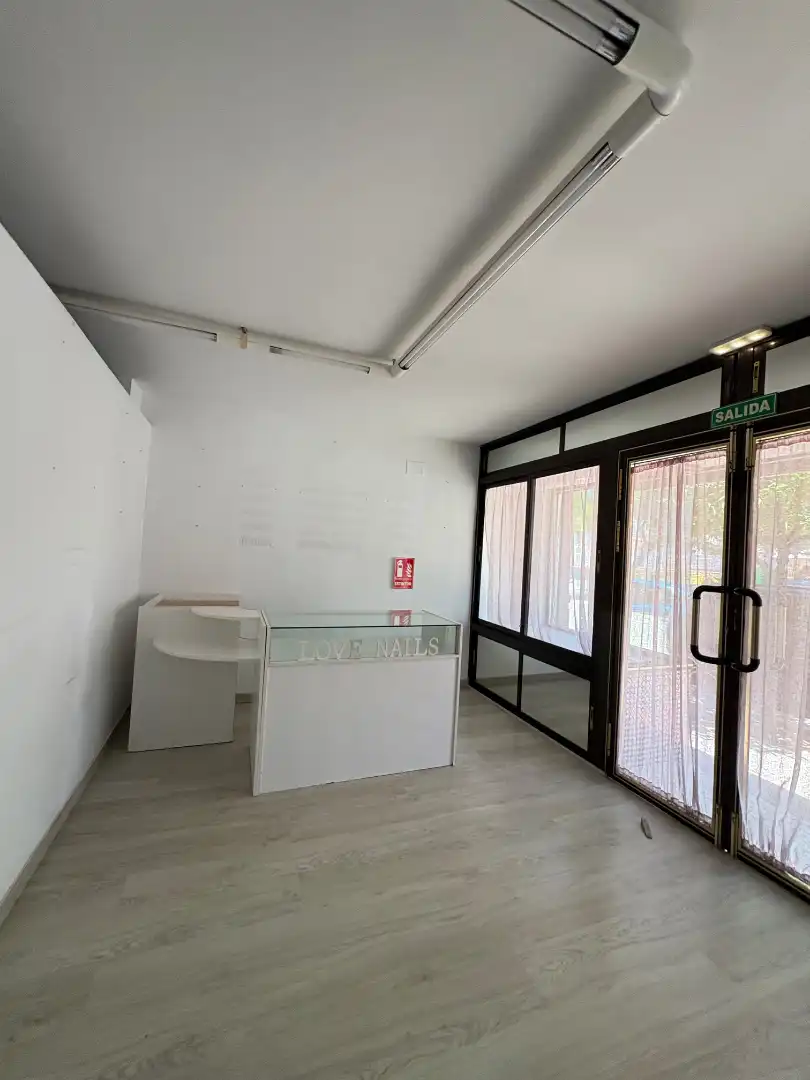Local comercial en alquiler en Carmona, imagen 5
