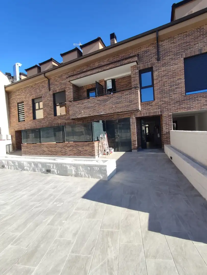 Vista exterior de Ático de alquiler en Brunete con Aire acondicionado, Calefacción y Terraza