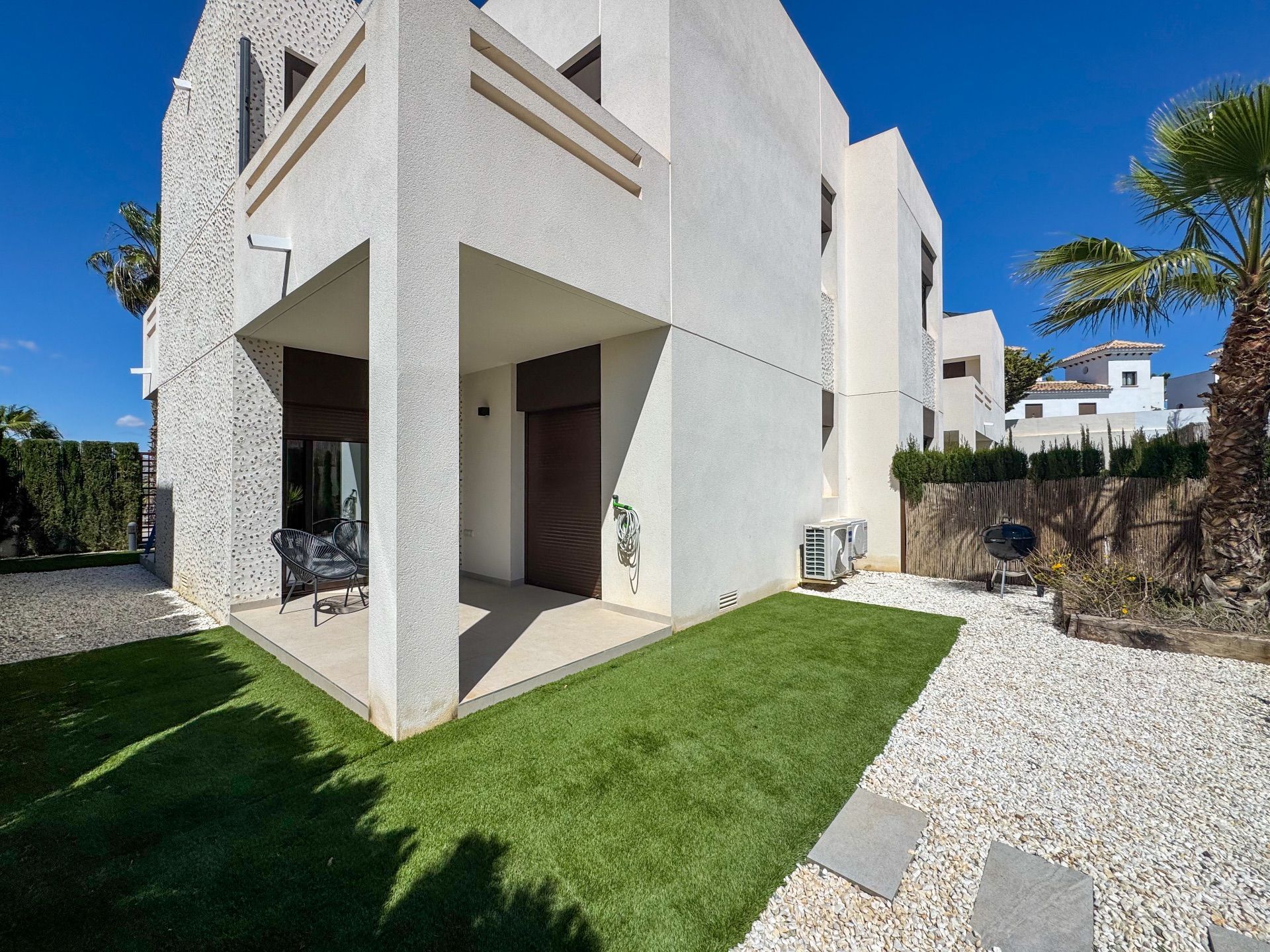 Vista exterior de Casa o xalet en venda en Algorfa amb Aire condicionat, Calefacció i Jardí privat