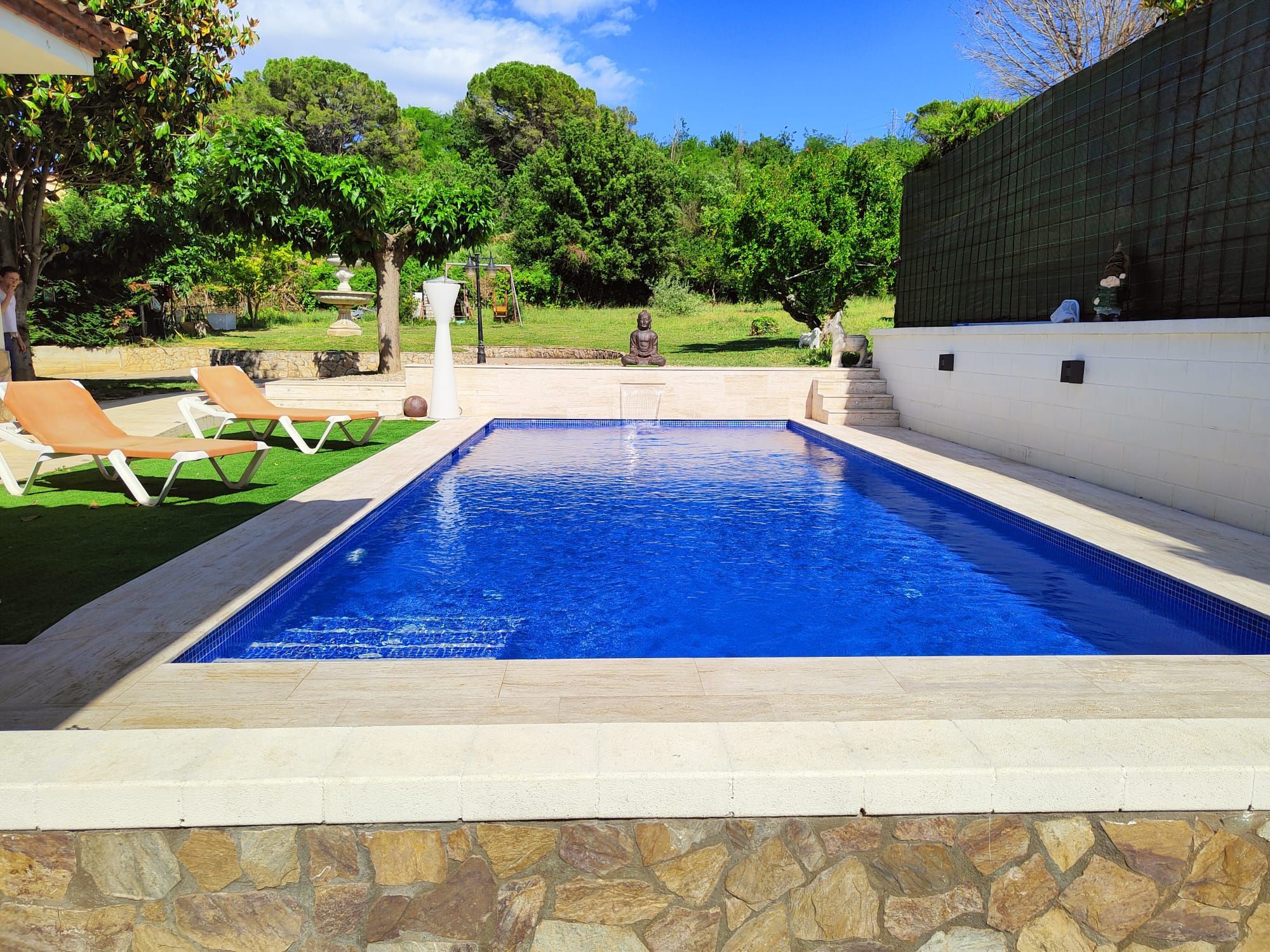Piscina de Casa o xalet en venda en Girona Capital amb Aire condicionat, Calefacció i Jardí privat