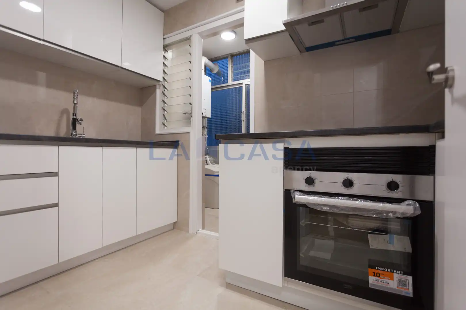 Cuina de Àtic en venda en L'Hospitalet de Llobregat amb Balcó
