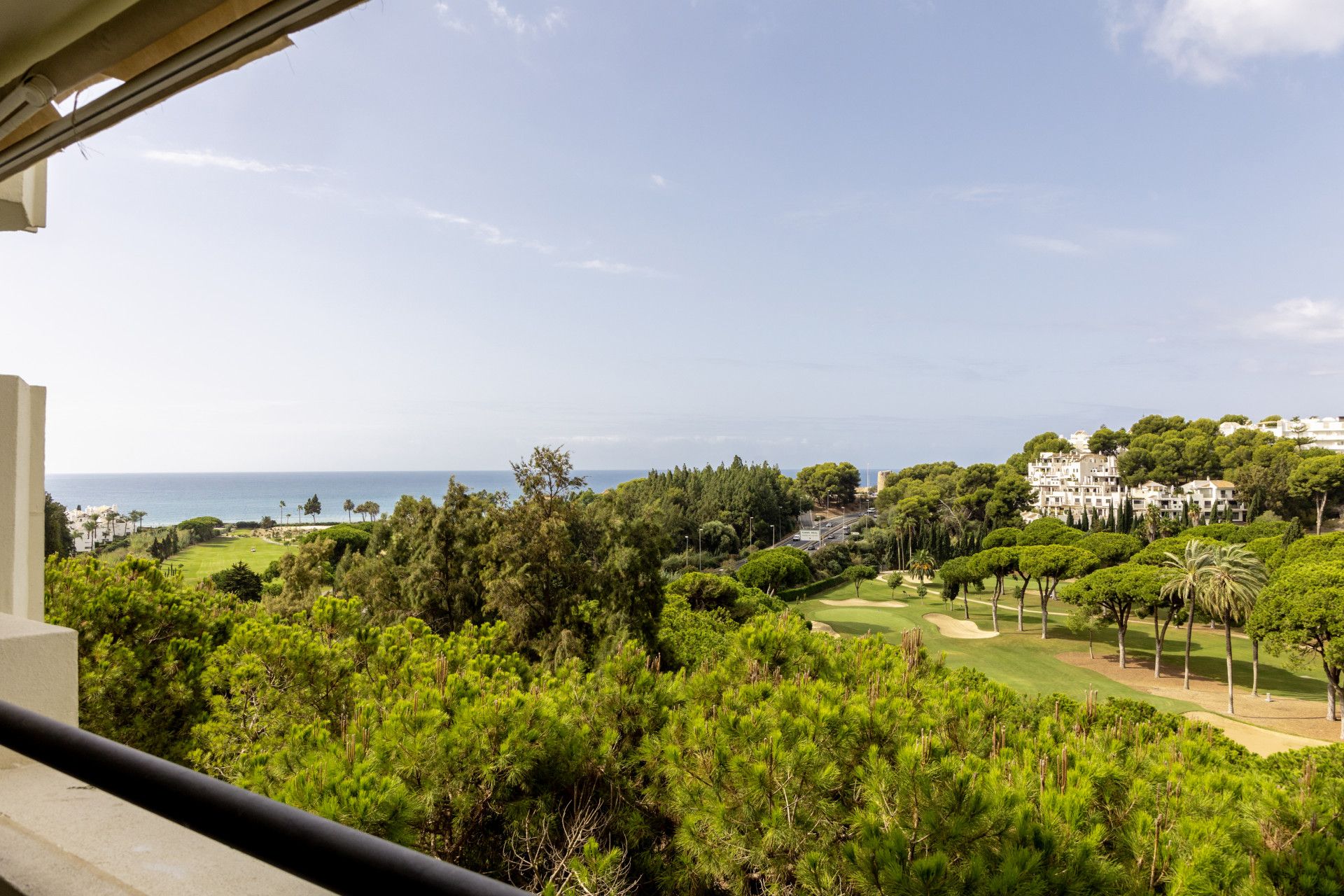 Dormitori de Apartament en venda en Marbella amb Aire condicionat, Terrassa i Piscina