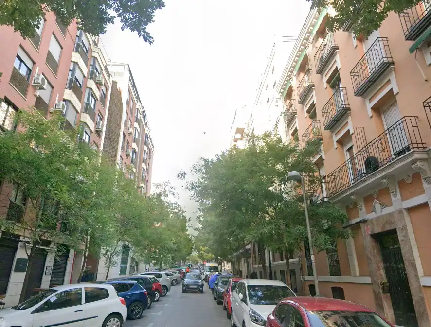Vista exterior de Piso en venta en Madrid