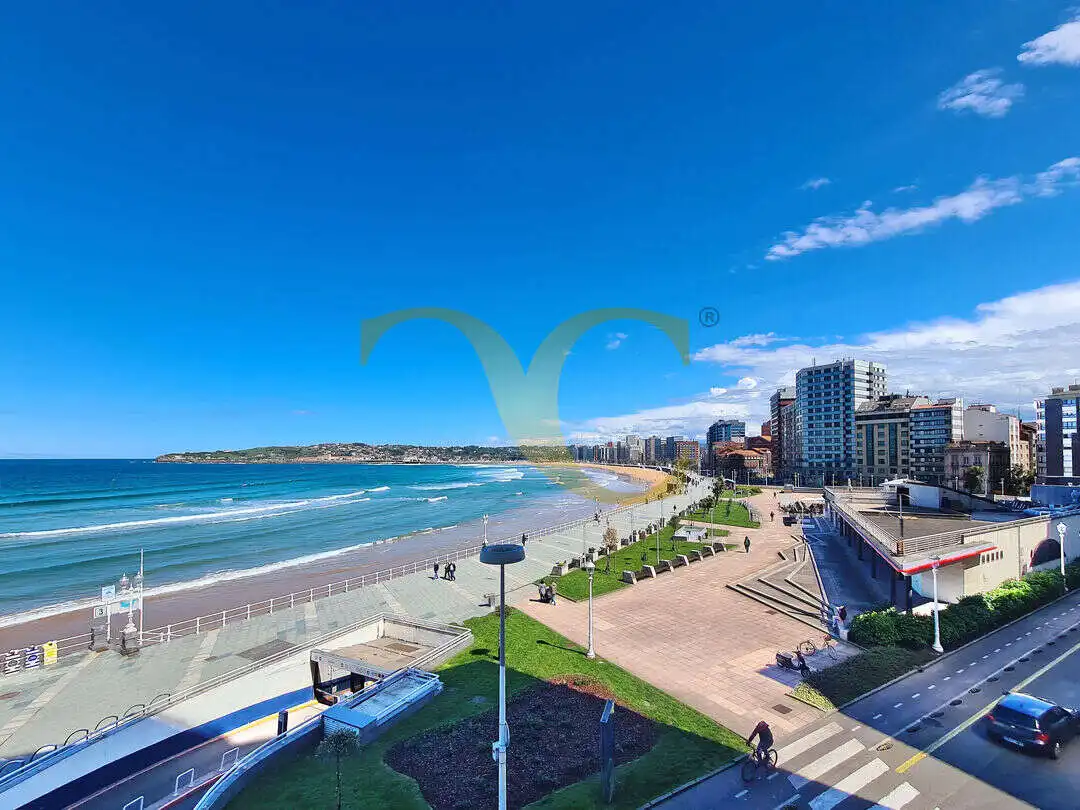Vista exterior de Pis en venda en Gijón  amb Calefacció i Terrassa
