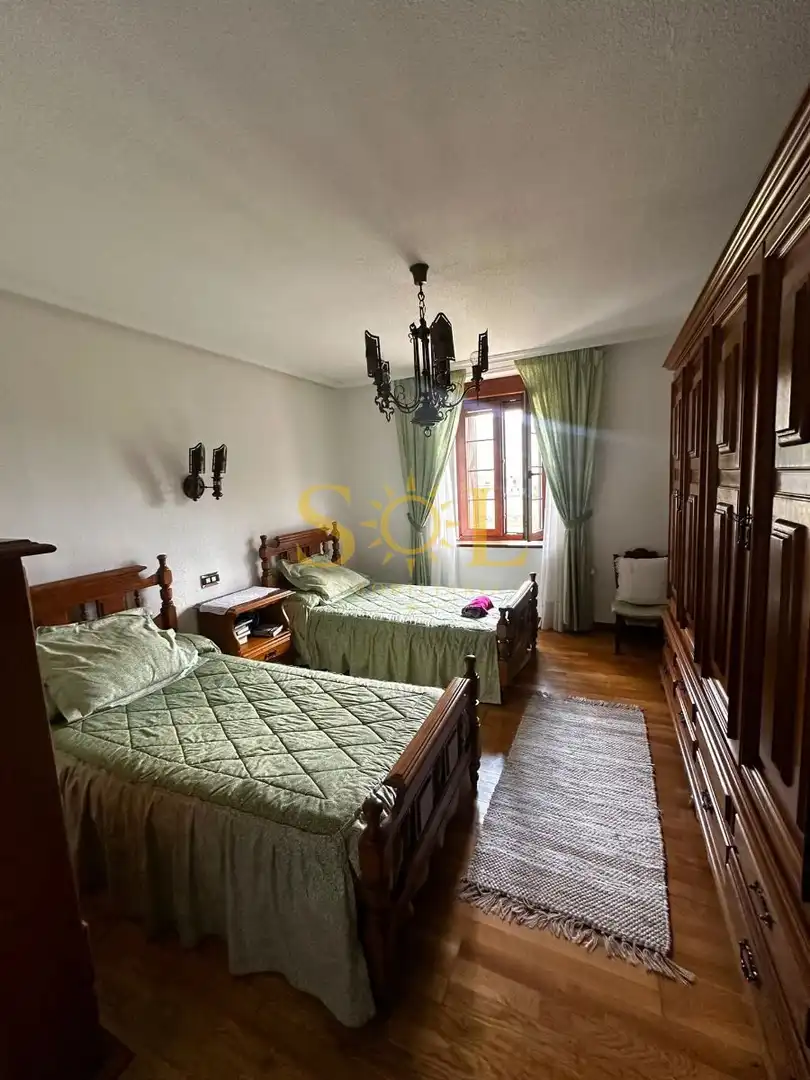 Habitación de Casa o chalet en venta en Cabrillanes con Calefacción y Jardín privado