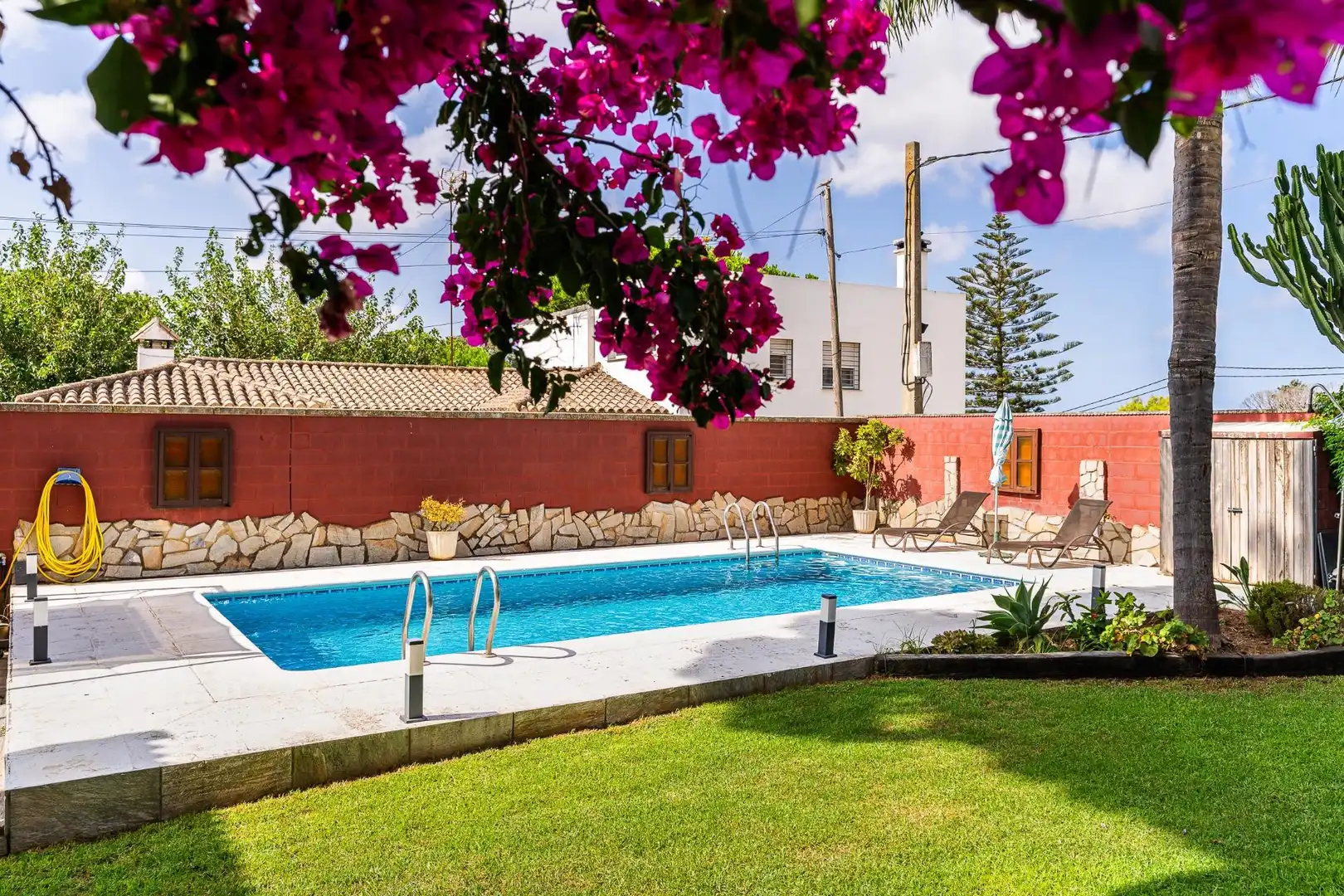 Piscina de Casa o chalet en venta en Chiclana de la Frontera con Jardín privado, Trastero y Piscina
