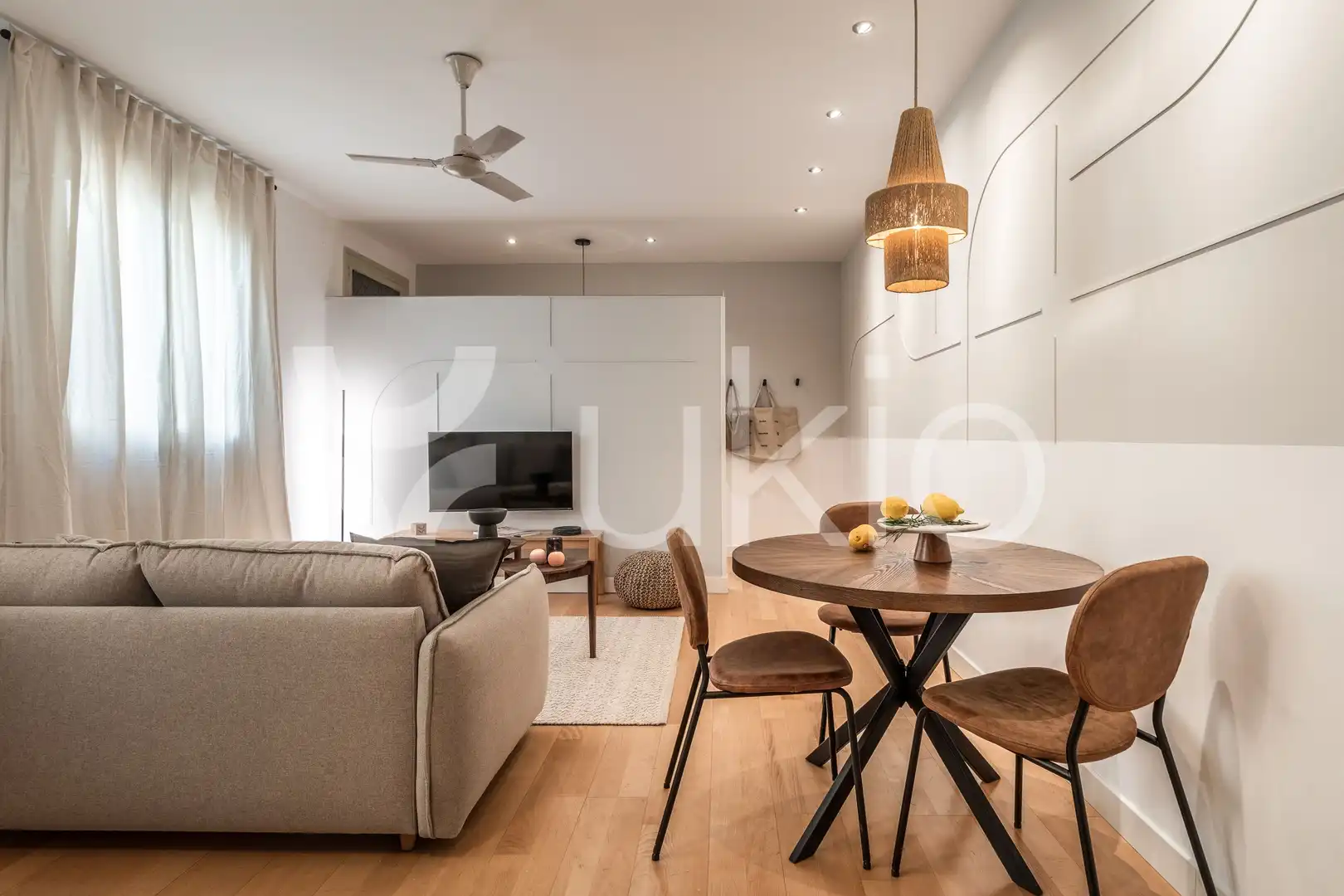 Living room of Apartments for rent in Madrid  with Heating, Oven and Washing machine