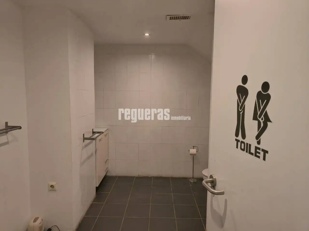 Business premises to rent in Calle castillo de Gauzon 12, imagen 6