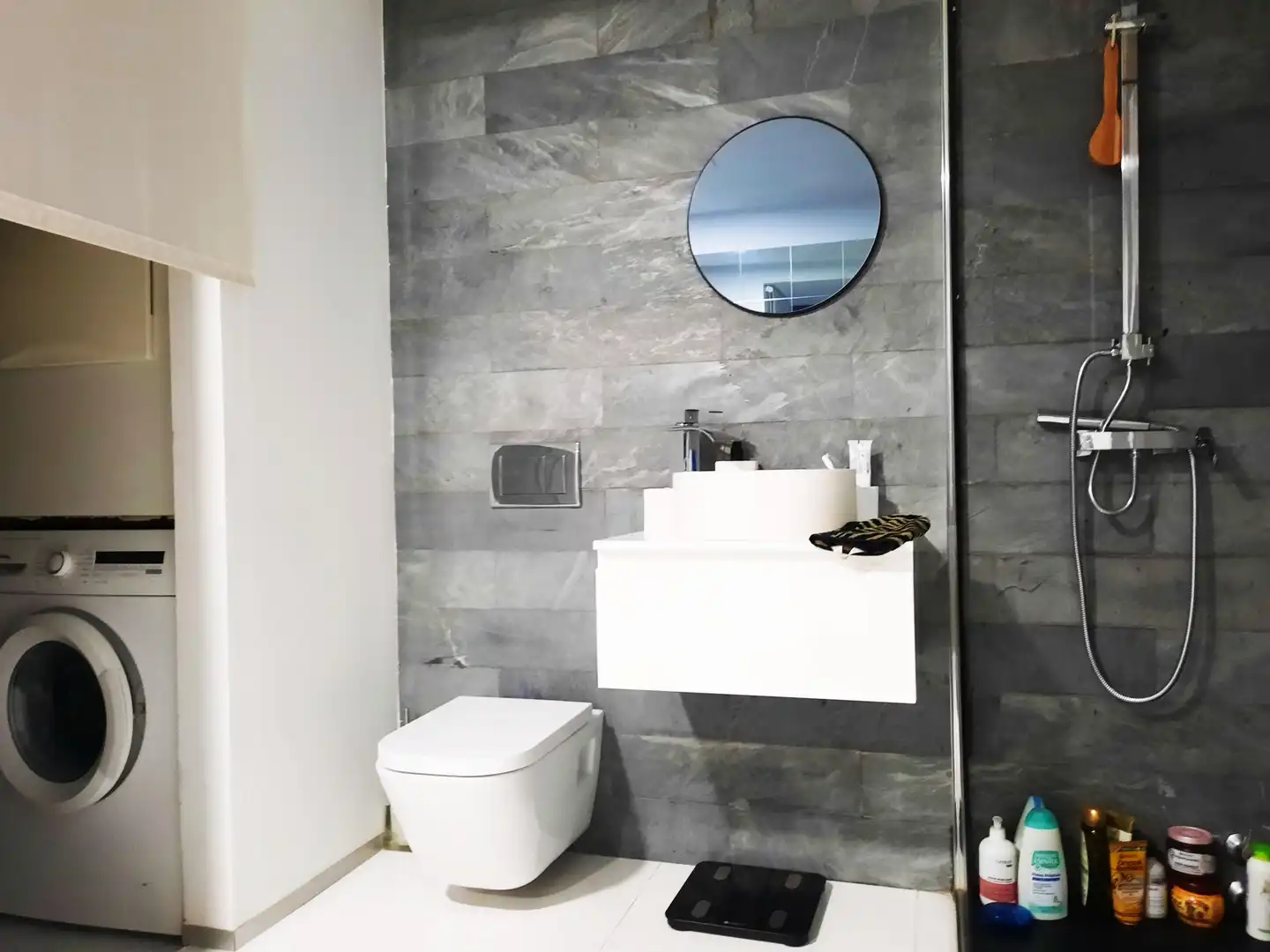 Baño de Local en venta en Marbella con Aire acondicionado