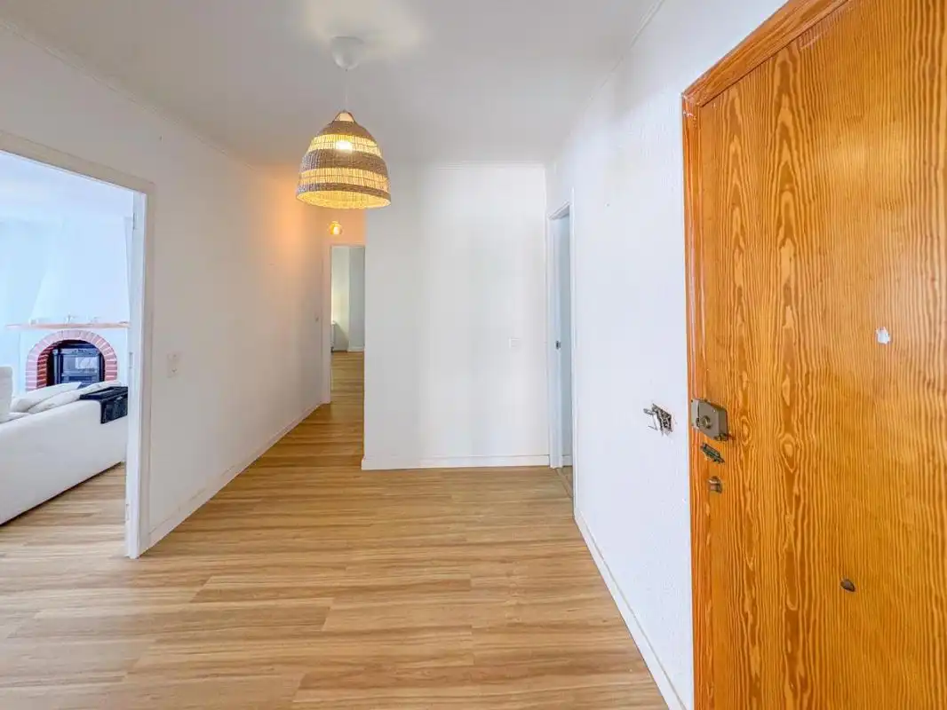 Casa rústica con terraza en venta en Carrer les Amèriques, imagen 6