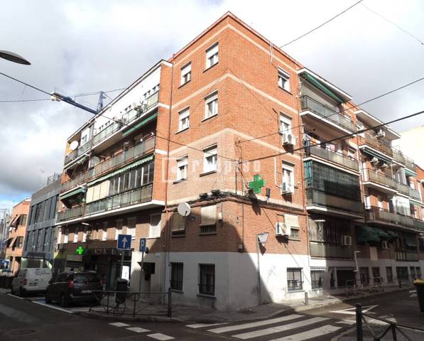 Piso en Venta en Valdeacederas