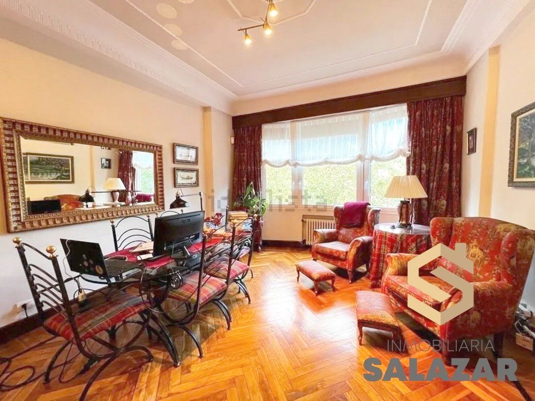 Sala d'estar de Pis de lloguer en Bilbao  amb Calefacció i Balcó