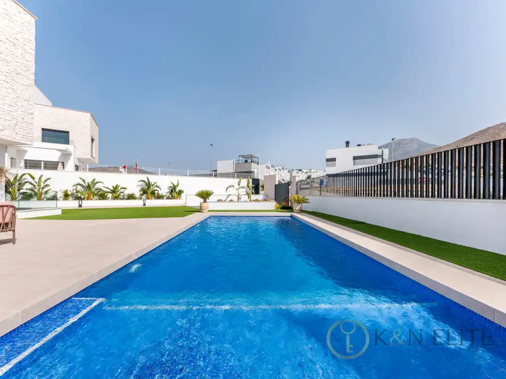 Casa amb piscina en venda a Avenida Barcelona, imagen 4