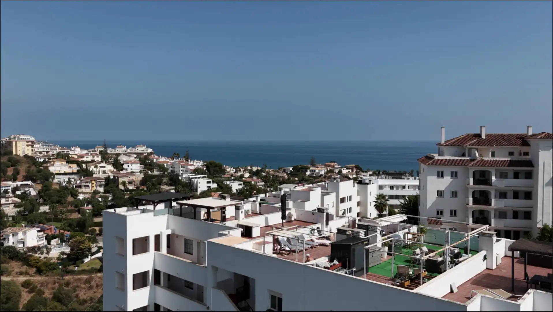Vista exterior de Ático en venta en Mijas con Aire acondicionado, Terraza y Piscina